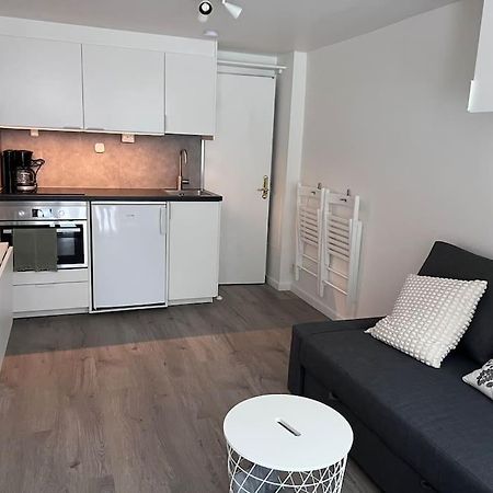 Laegenhet Med Egen Ingang. Appartement Sundsvall Buitenkant foto