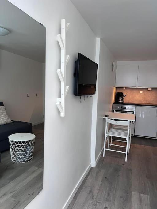 Laegenhet Med Egen Ingang. Appartement Sundsvall Buitenkant foto