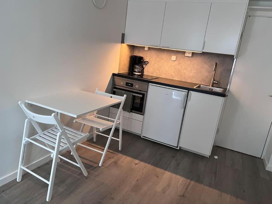 Laegenhet Med Egen Ingang. Appartement Sundsvall Buitenkant foto